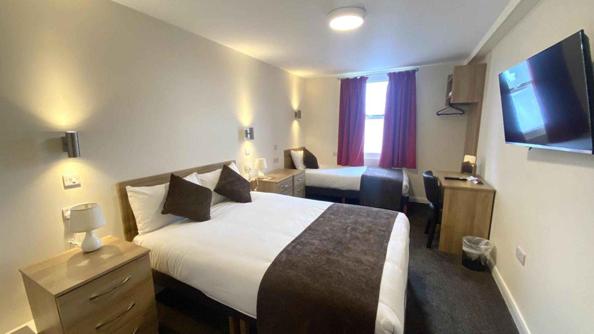 Russ Hill Hotel Charlwood Ruang foto