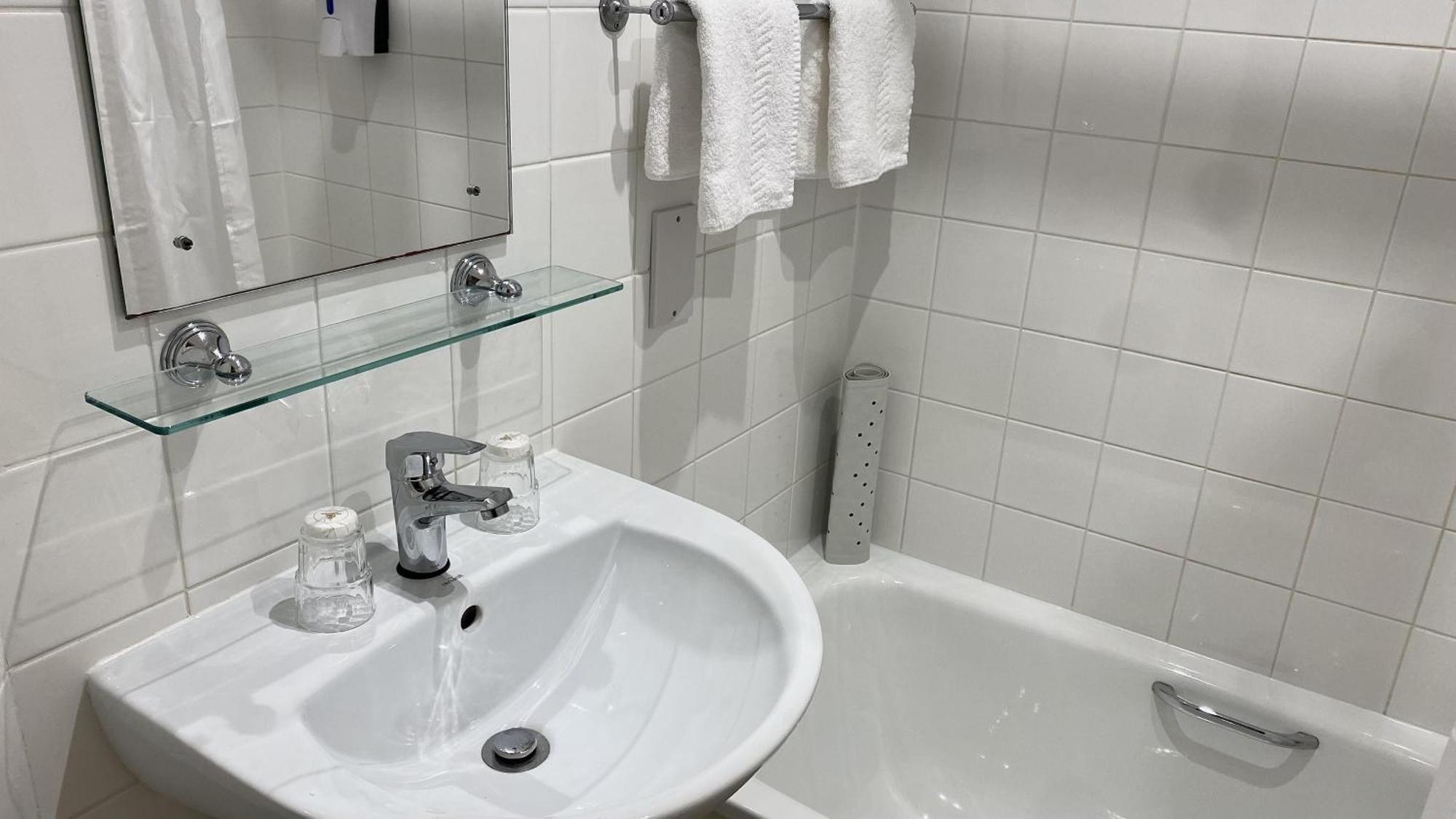 Russ Hill Hotel Charlwood Ruang foto