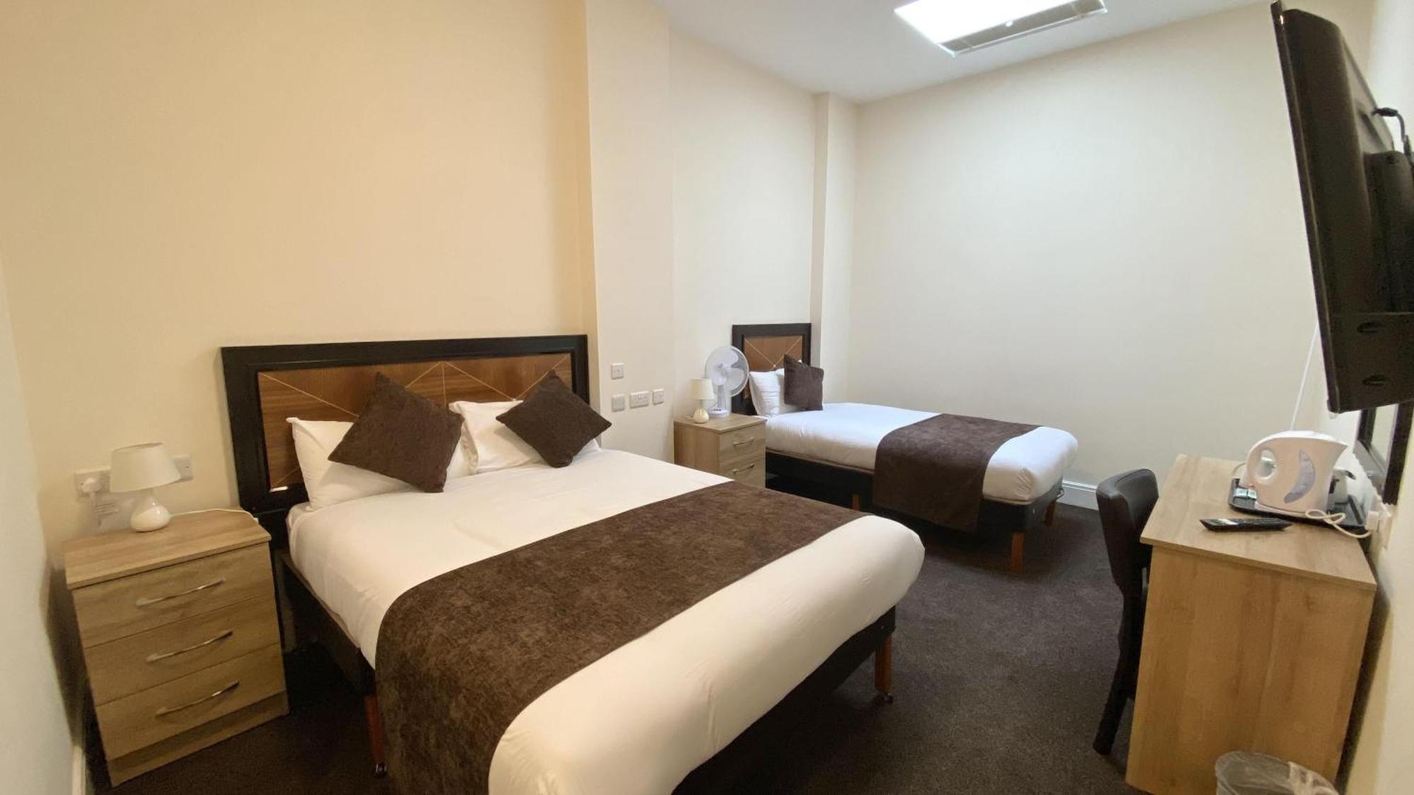 Russ Hill Hotel Charlwood Bagian luar foto