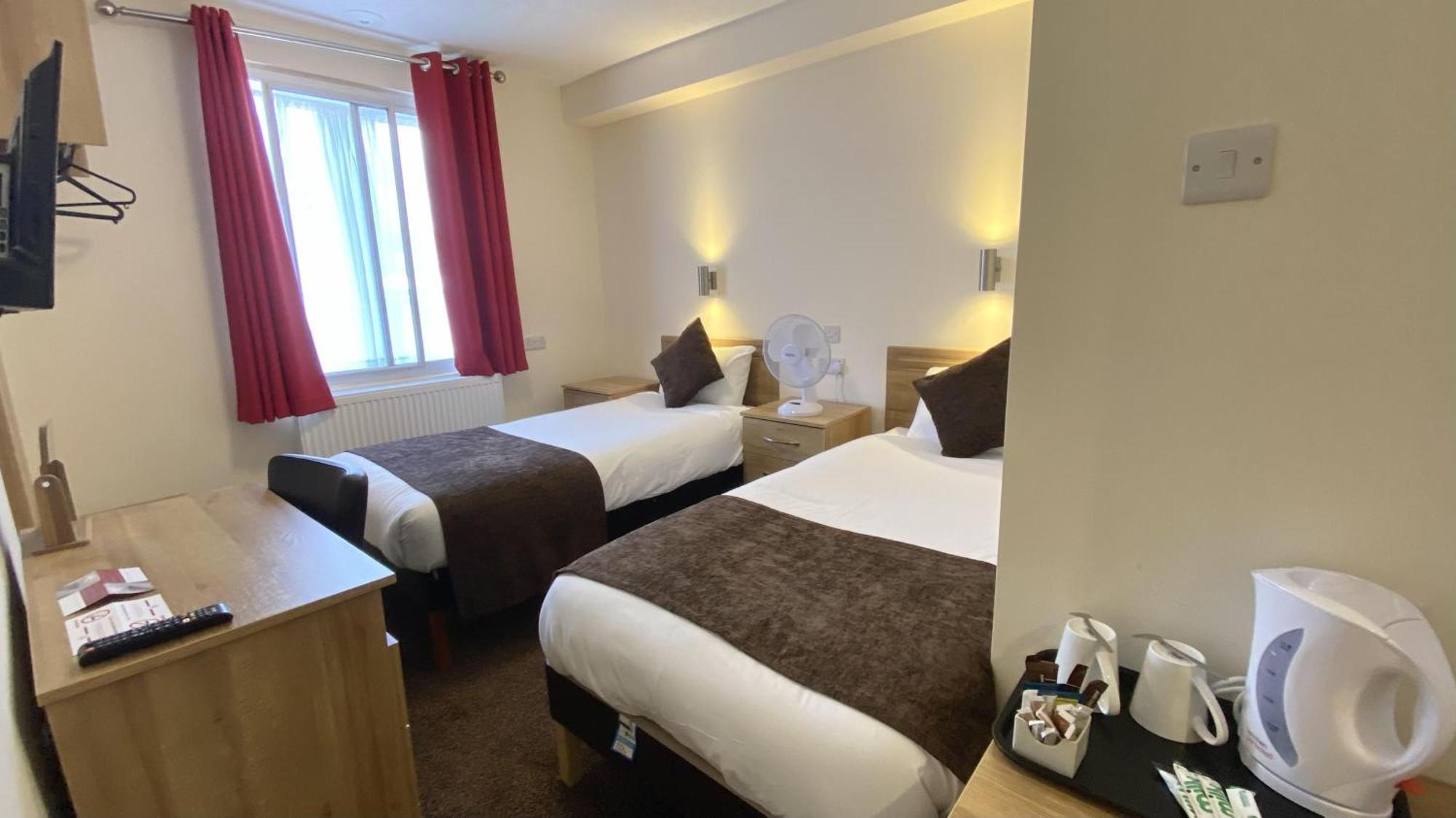 Russ Hill Hotel Charlwood Ruang foto