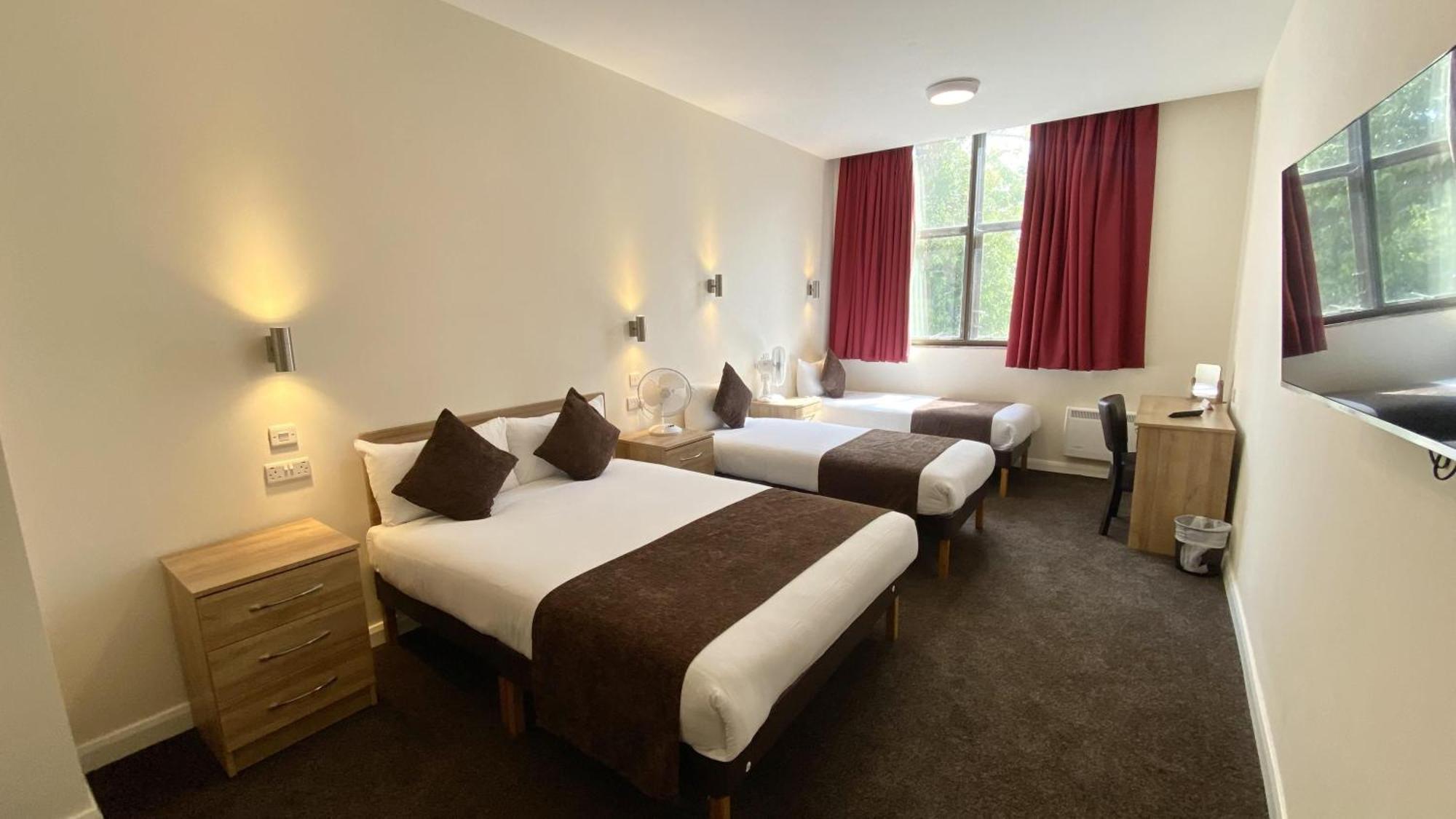 Russ Hill Hotel Charlwood Ruang foto