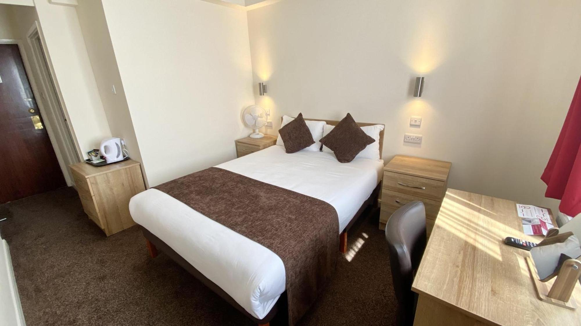 Russ Hill Hotel Charlwood Ruang foto