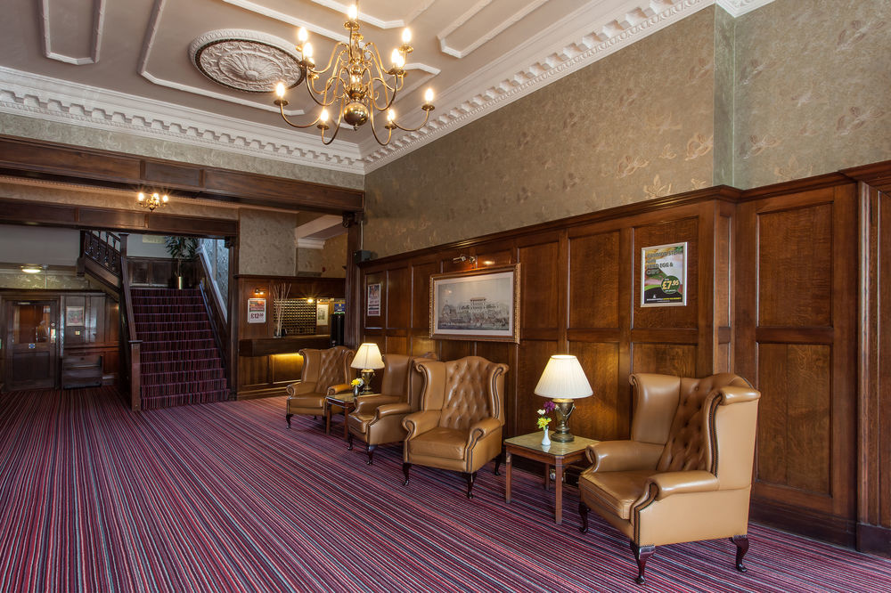 Russ Hill Hotel Charlwood Bagian luar foto